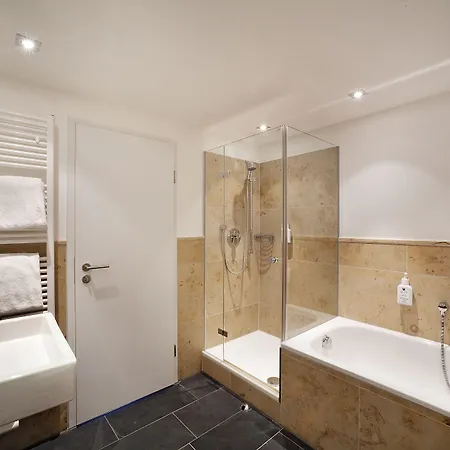 Отель Akzent Brauerei Hirsch Оттобойрен